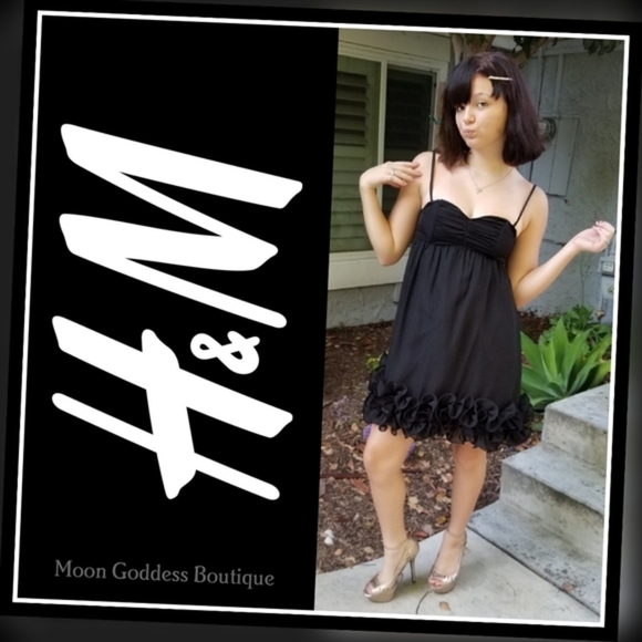 H&M ✦ Black Ruffle Hem Mini Dress ✦ Cocktail Prom Formal Strapless Sz 4 EUC - Picture 9 of 11
